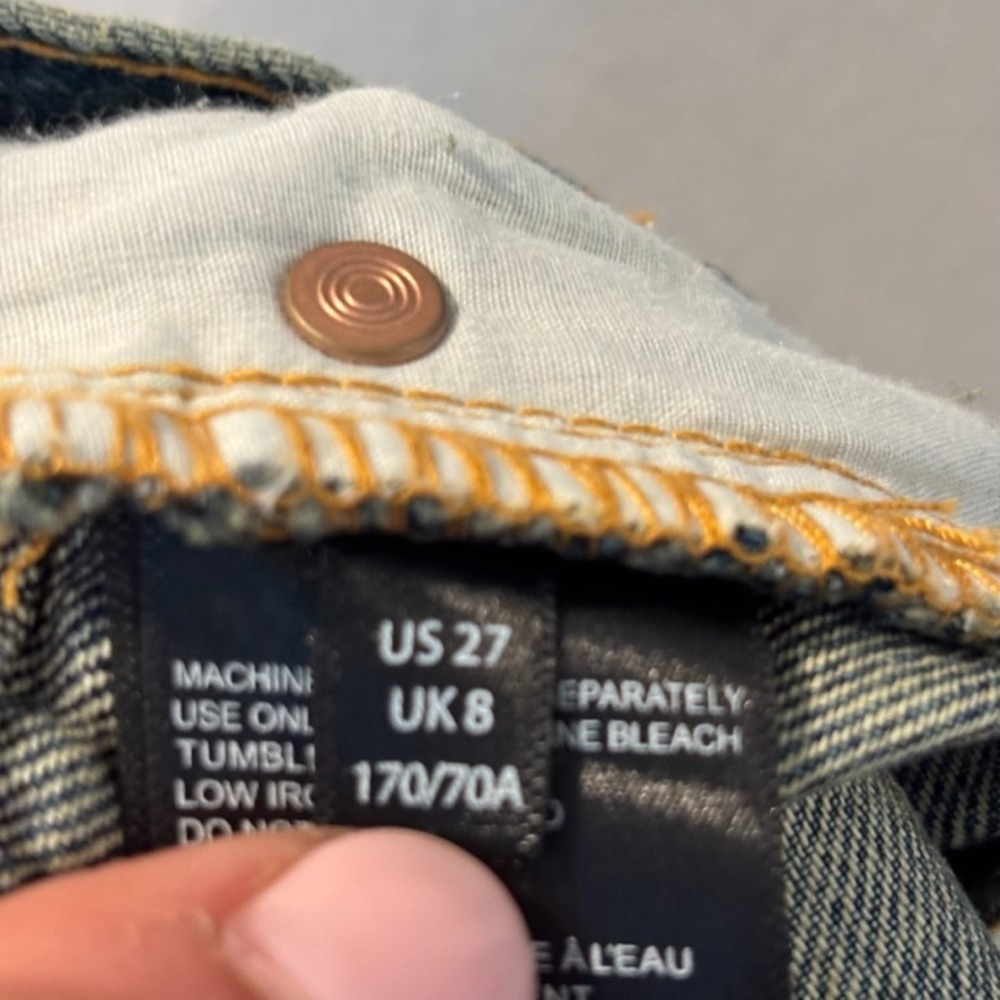 BDG Womens‎ High-Rise Cheeky Denim Cut-off Distressed Jean Shorts Size 27 Beach - Picture 8 of 11